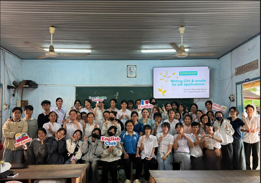 Workshop tập huấn kỹ năng mềm cho sinh viên Câu lạc bộ Tiếng Anh
