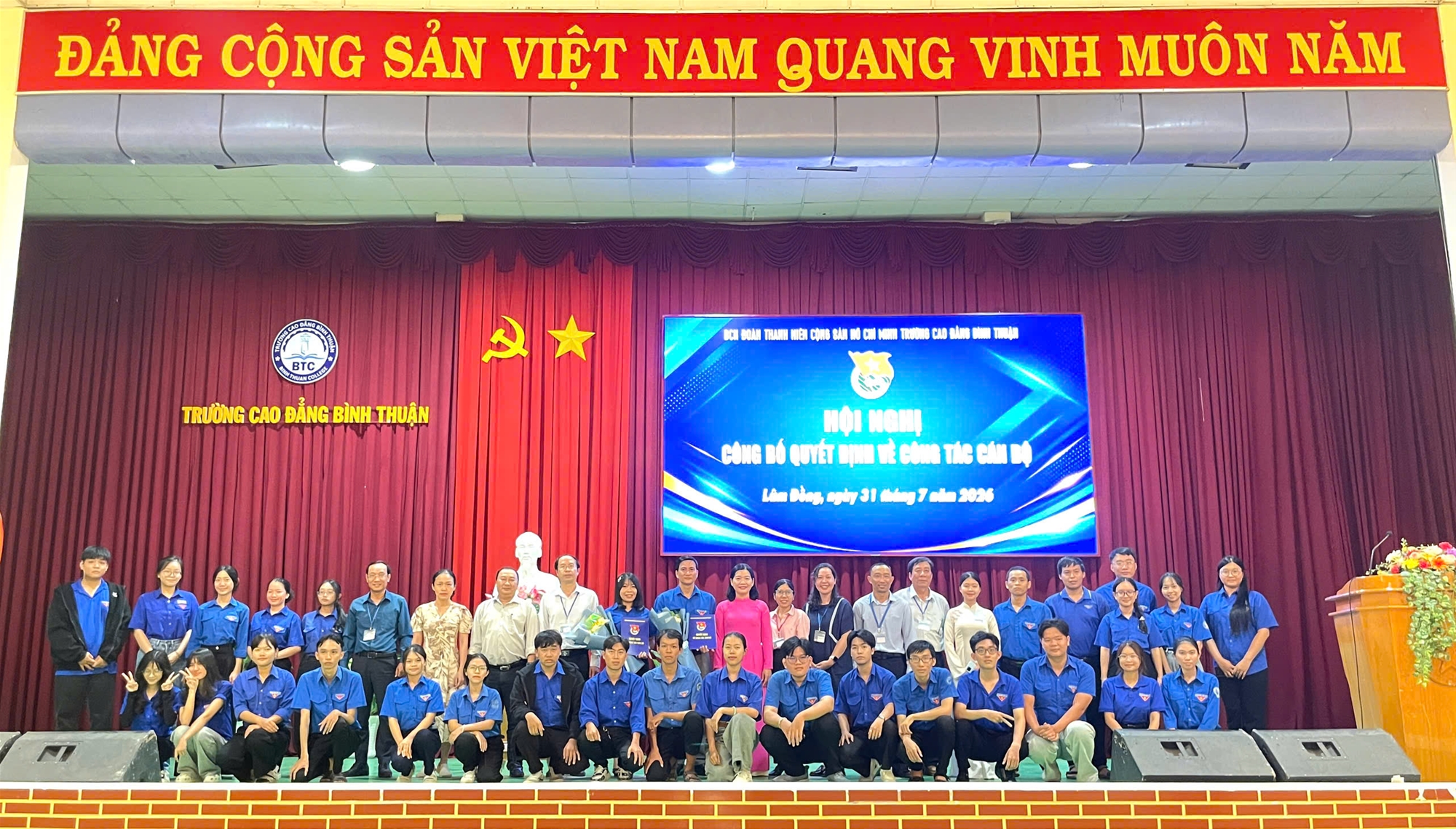 Hội nghị công bố Quyết định về công tác cán bộ Đoàn Trường Cao đẳng Bình Thuận